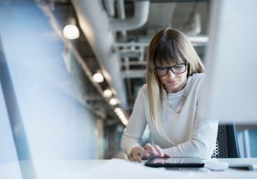 spotlight vertical image size products and services